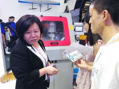 如e定制 互聯網+雕刻機器人，引領在線加工飾品新潮流